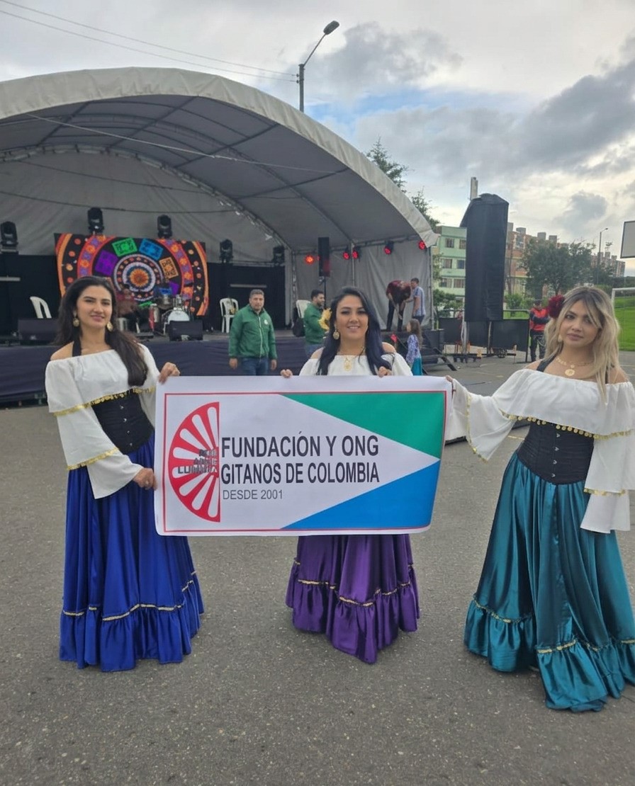 Representantes de la Fundación en escenario cultural en Bogotá